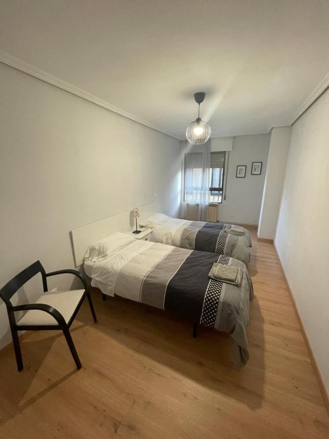 Apartamento San Pablo, piso céntrico y con aparcamiento Palencia Exterior foto